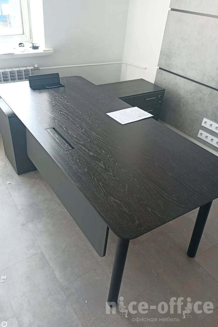 Стол руководителя правый 2000x1798x750 Fresco фото в интерьере 1